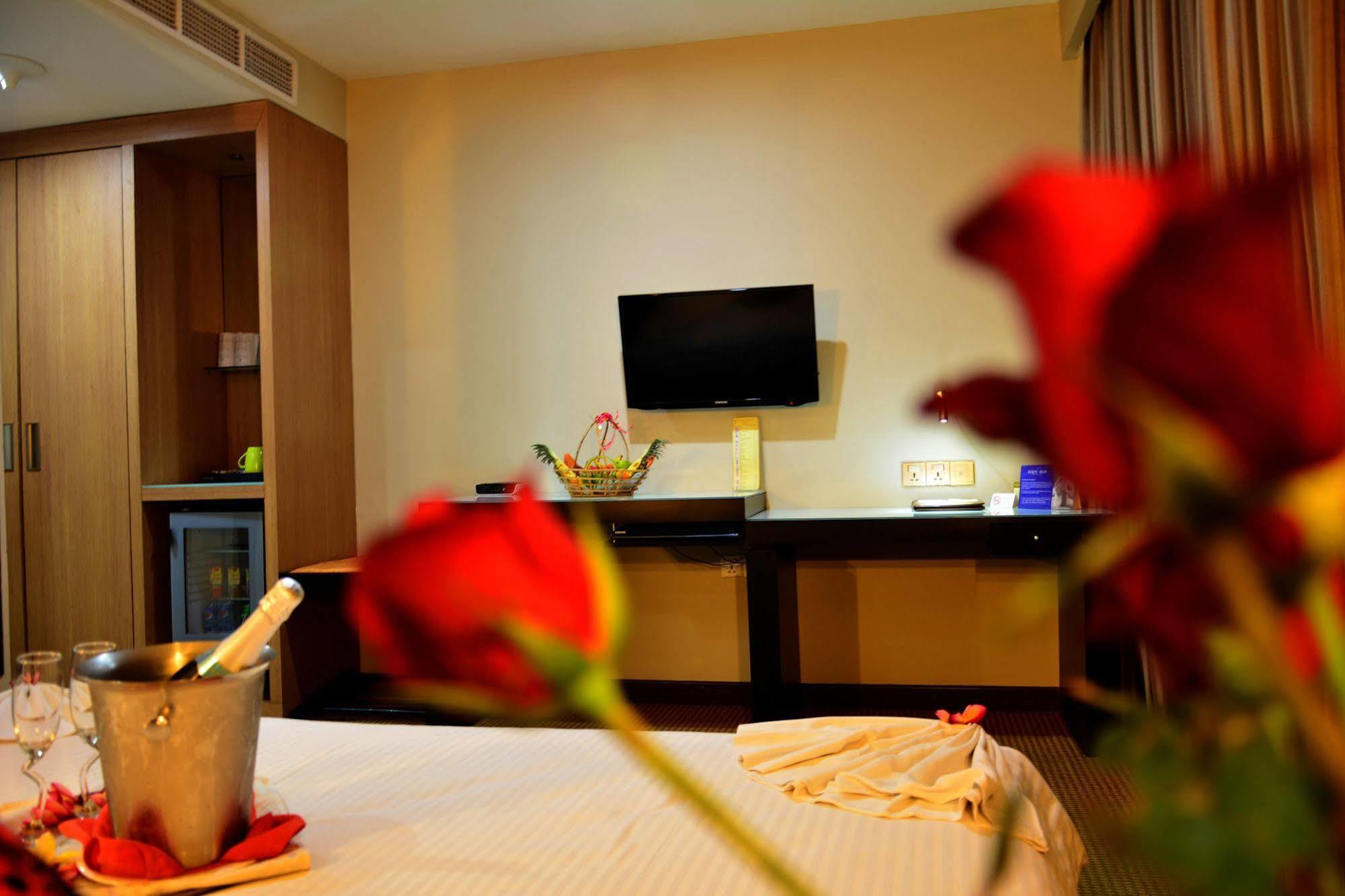 Pearl Grand Hotel Коломбо Екстер'єр фото