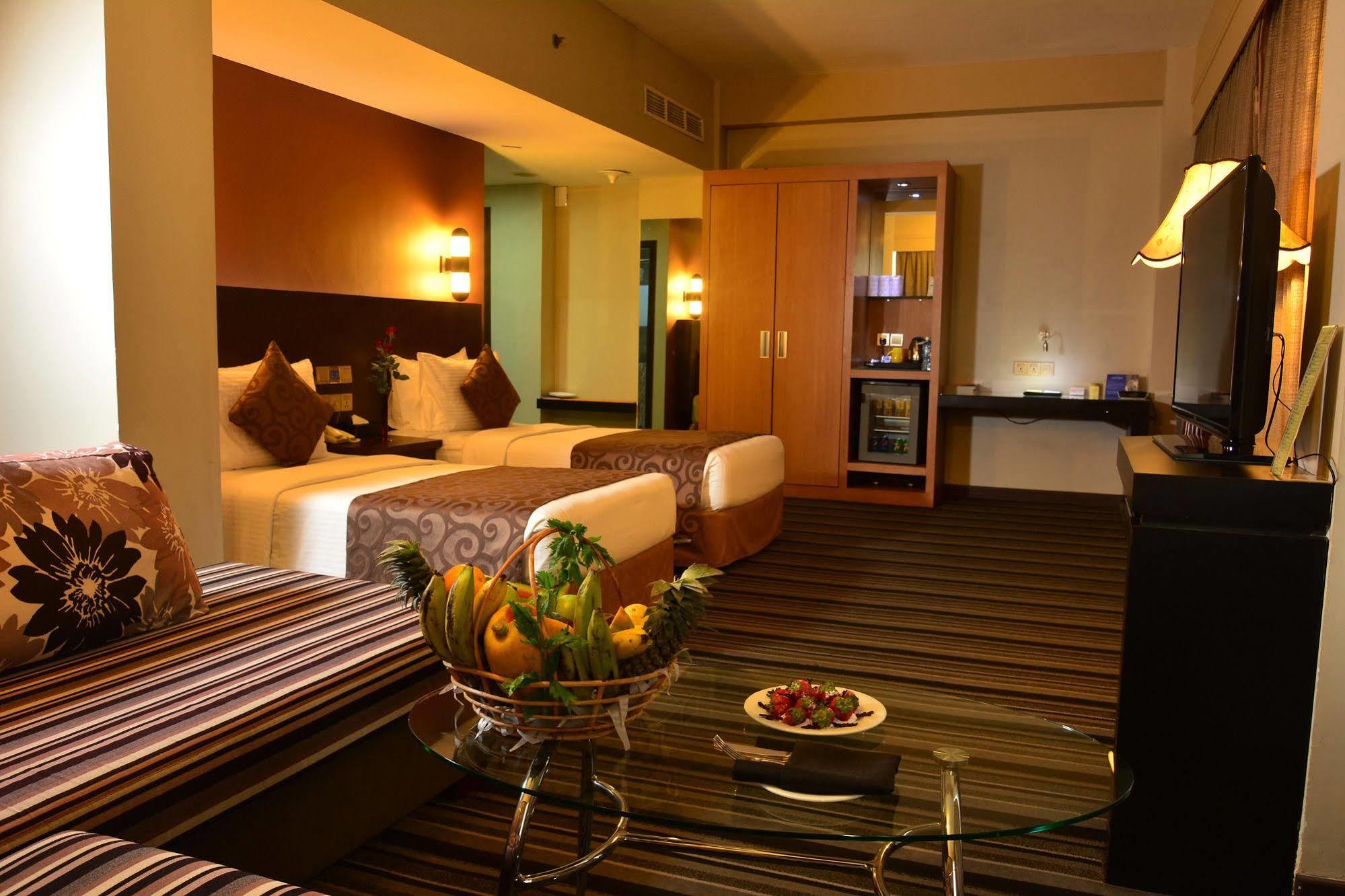 Pearl Grand Hotel Коломбо Екстер'єр фото